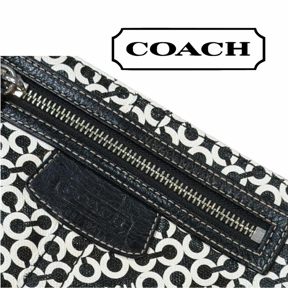 Coach Penelope Signature Op Art Black/White Wristlet - Picture 2 of 4